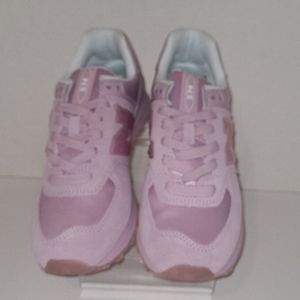 Women's New Balance Athletic Shoes Sz8